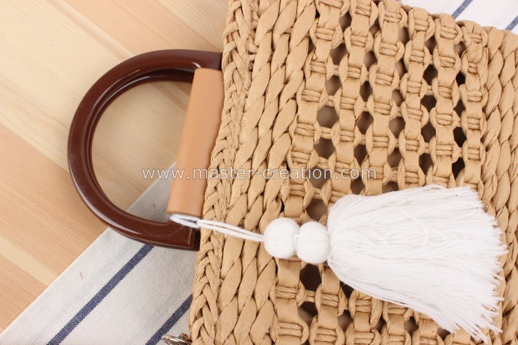 Straw Carrying Tote