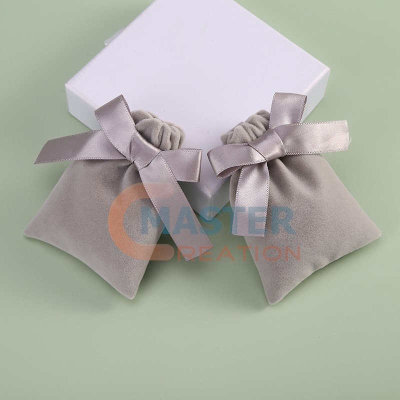 Ring Velvet Bag