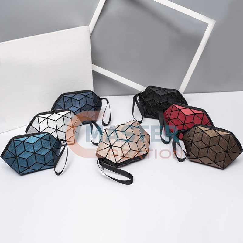 Shell Cosmetic Purse