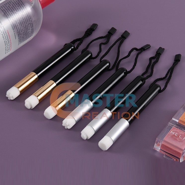 Cleaning Pores Brush