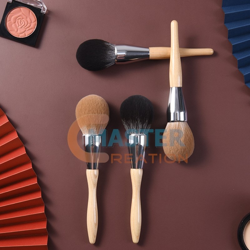 Snow Fox Brush | Oversized Loose Powder Brush | Honey Powder Brush