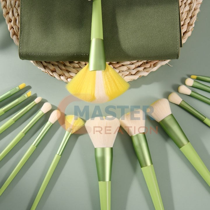 Petal Head Brush