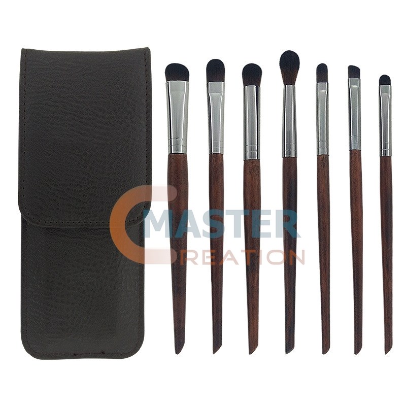 Travel Cosmetic Brush