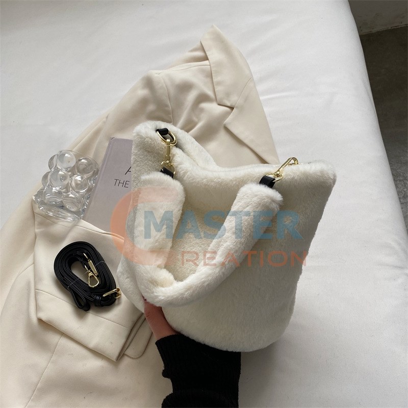 Fluffy Shopping Bag
