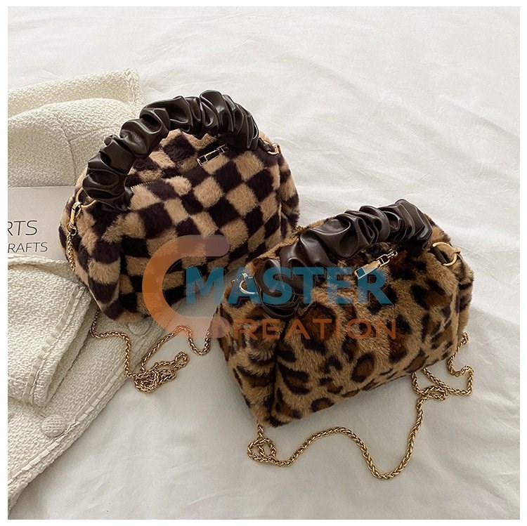 Lattice Grids Tote Bag
