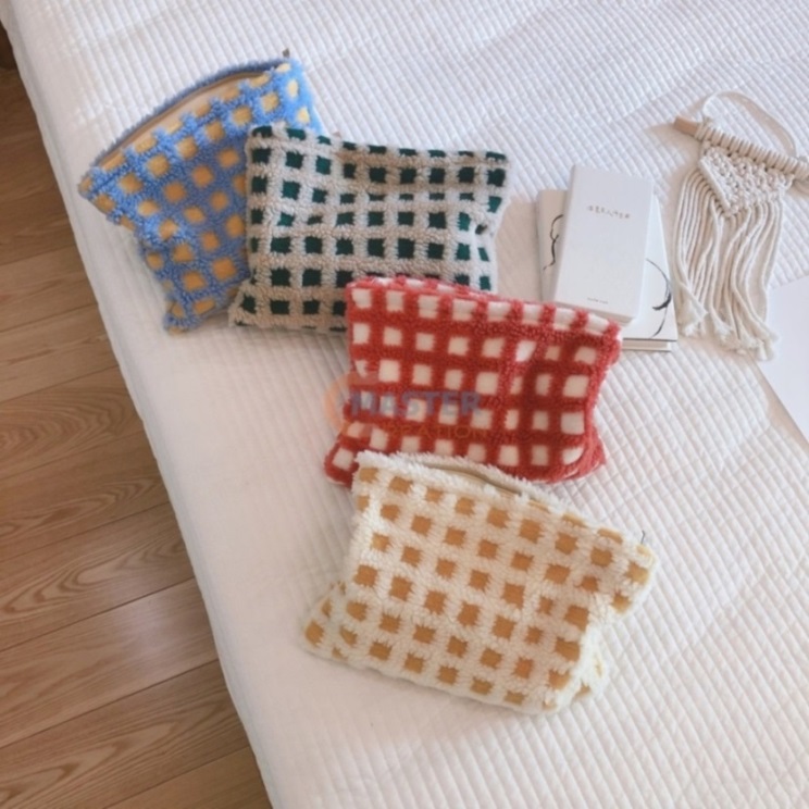 Plaids Plush Bag