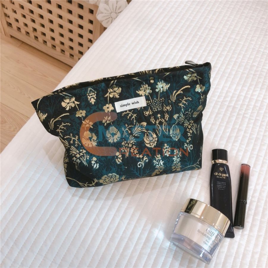 Flower Pattern Clutch Bag