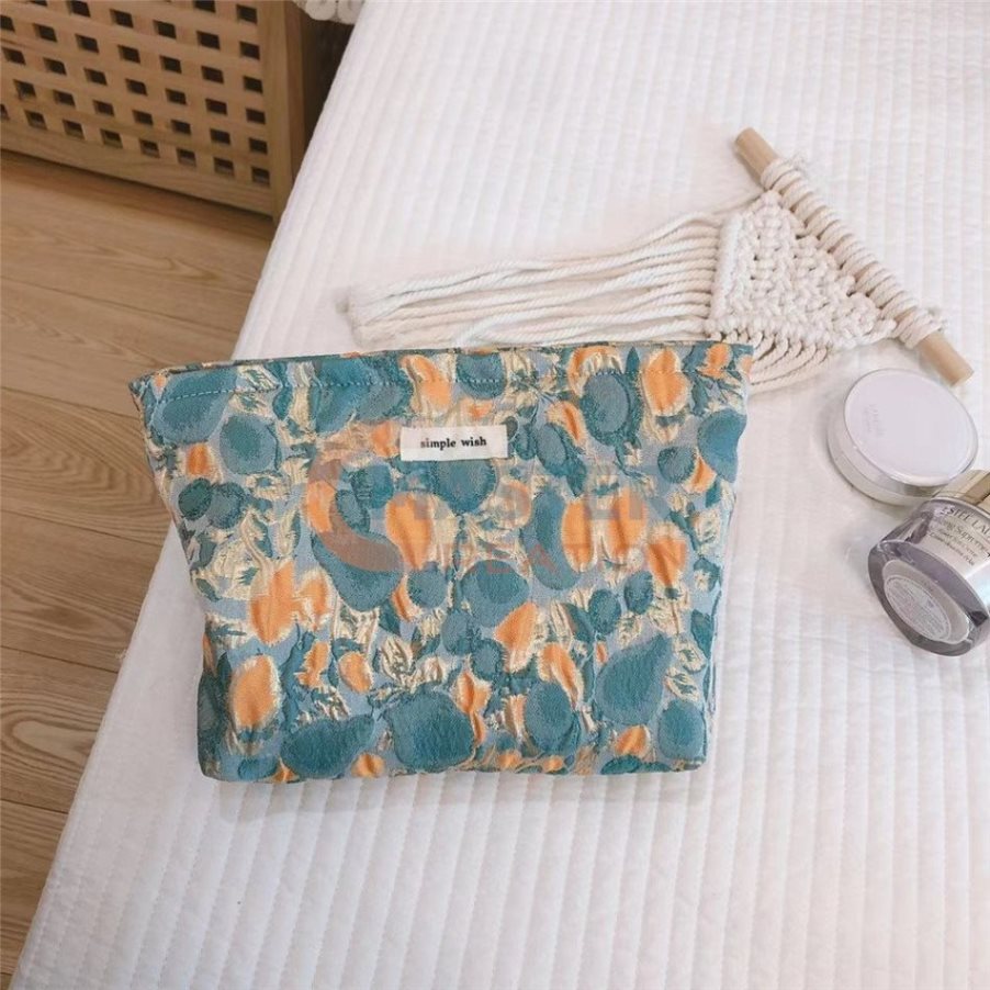 Flower Knitted Purse