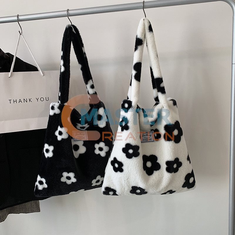 Underarm Furry Tote